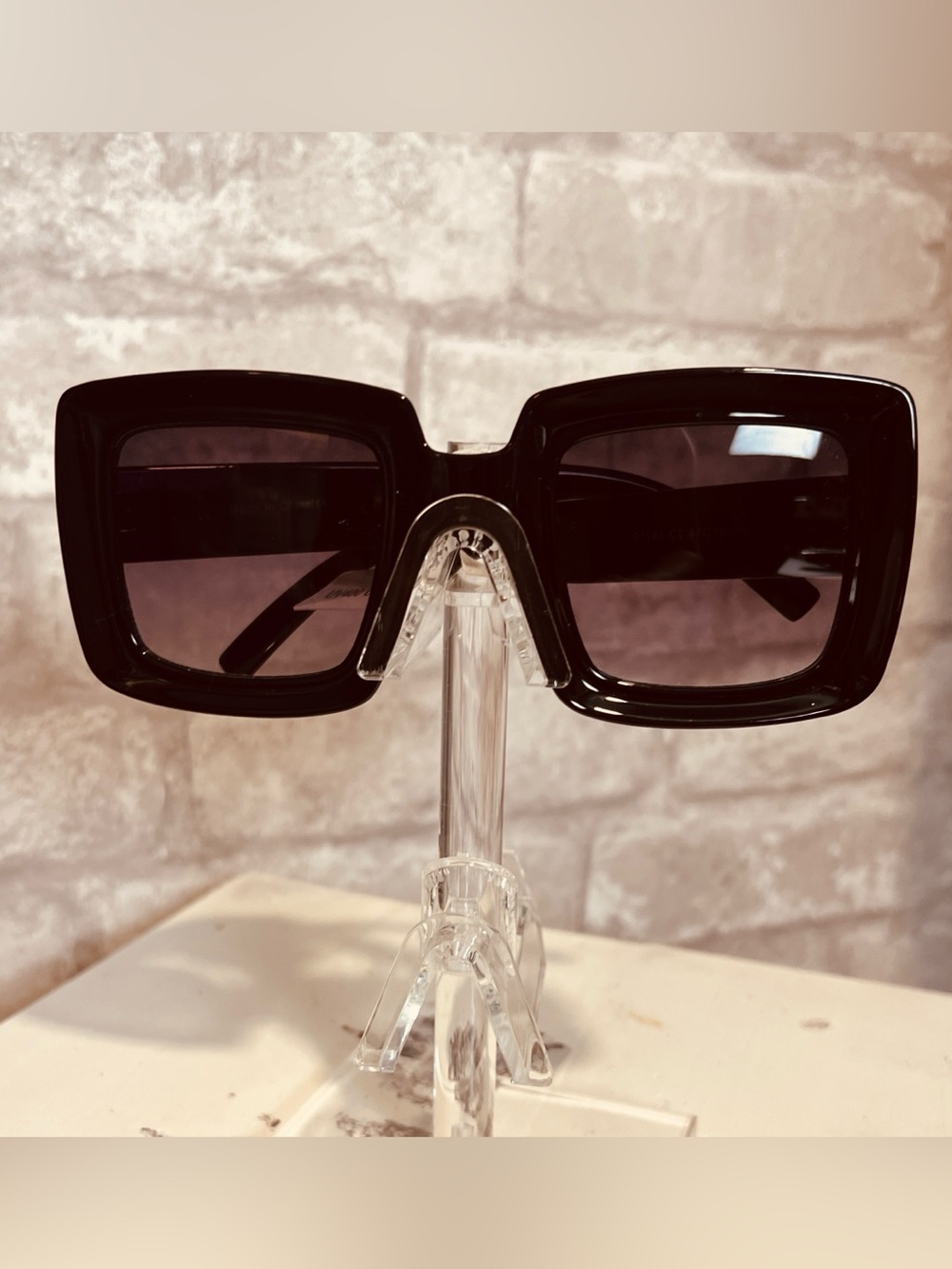 NWT! Black Square Frame Women's Sunglasses